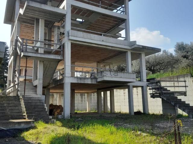 Villetta indipendente in vendita di 309 m² in Via Circonvallazione