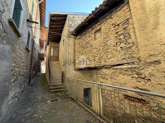 Villetta indipendente in vendita di 310 m² in Via Costalottiere, 24