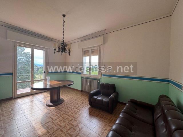 Villetta indipendente in vendita di 310 m² in Via Cesare Pavese