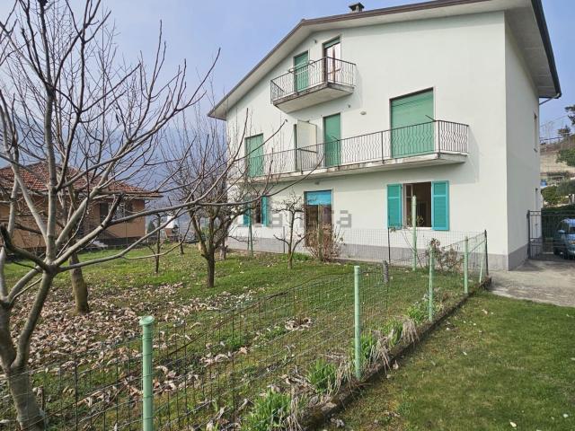 Villetta indipendente in vendita di 310 m² in Via Bertogna