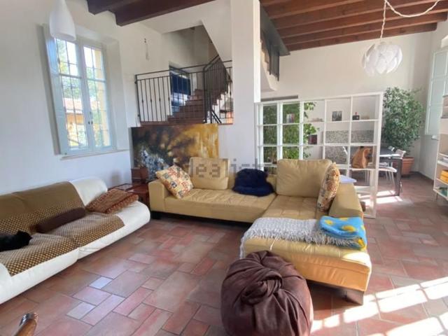Villetta indipendente in vendita di 310 m² in Via Dei Platani, 42