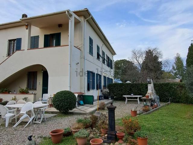 Villetta indipendente in vendita di 310 m² in Via DELLA PADULA