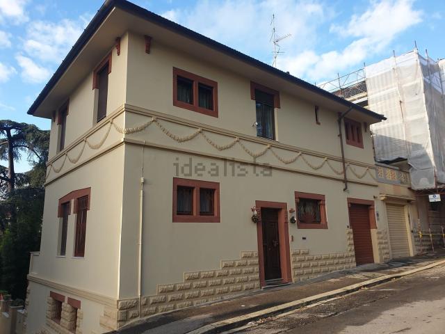 Villetta indipendente in vendita di 310 m² in Via delle Forbici