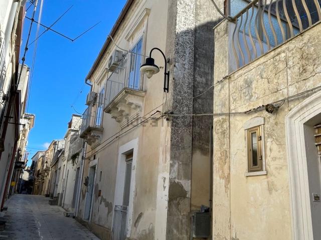 Villetta indipendente in vendita di 310 m² in Via Infanti, 24