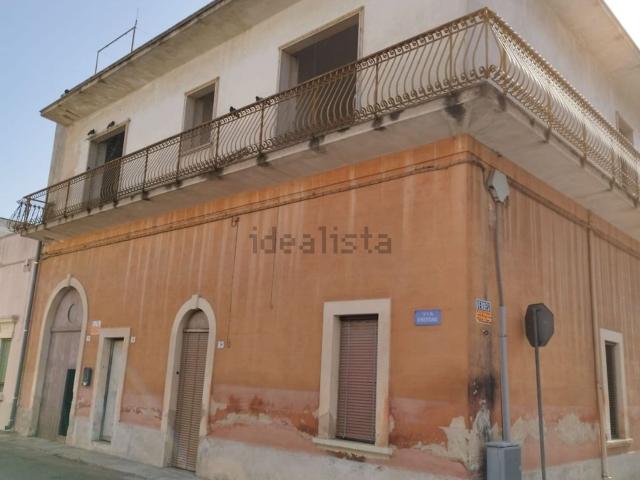 Villetta indipendente in vendita di 310 m² in Via Oberdan, 40