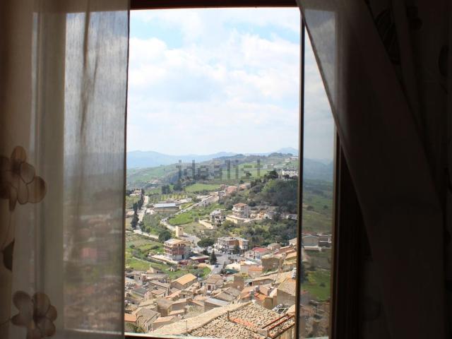 Villetta indipendente in vendita di 310 m² in Via Minneci