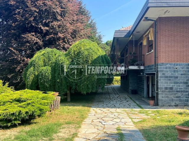 Villetta indipendente in vendita di 310 m² in Via Pellice, 7