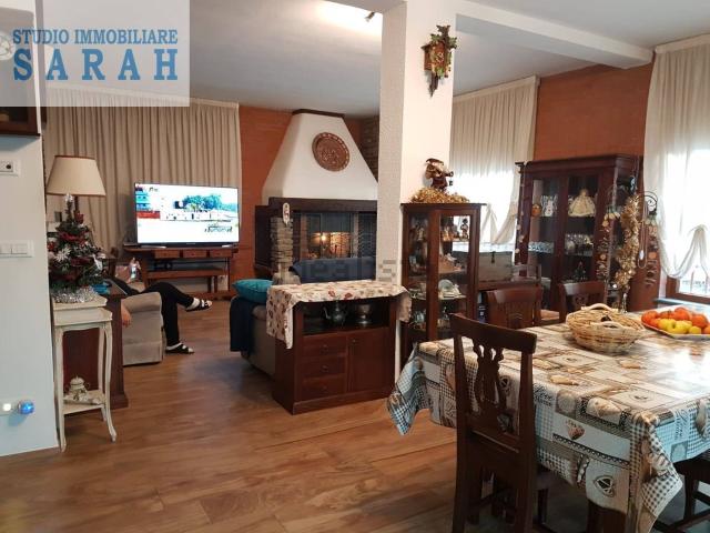 Villetta indipendente in vendita di 310 m² in Via Roma, 50