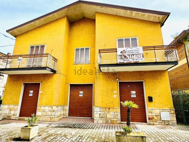 Villetta indipendente in vendita di 310 m² in Via V. Cotone