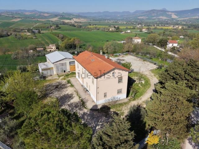 Villetta indipendente in vendita di 310 m² in Contrada Morazzano, 68