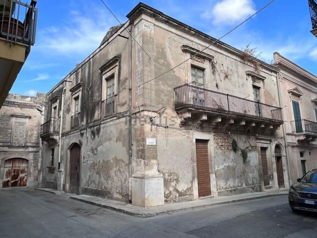 Villetta indipendente in vendita di 310 m² in Piazza Garibaldi