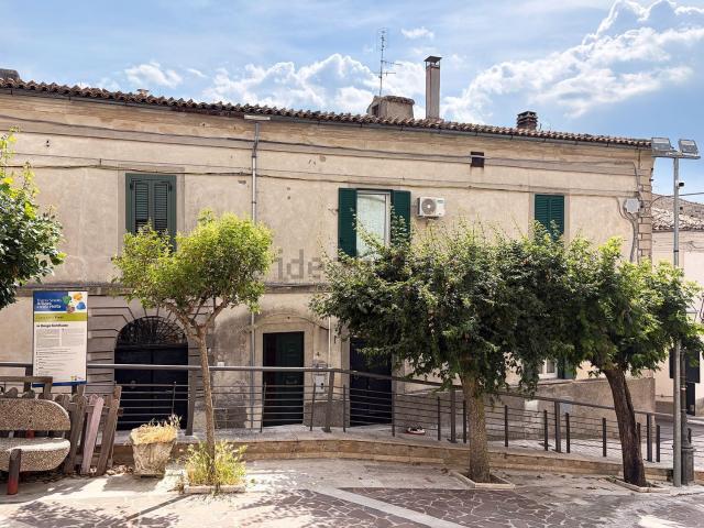 Villetta indipendente in vendita di 310 m² in Strada Caselletta, 2