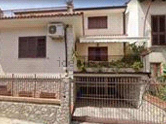 Villetta indipendente in vendita di 312 m² in Contrada Sprazzi