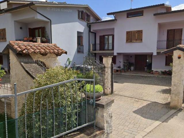 Villetta indipendente in vendita di 313 m² in Via Onna, 29