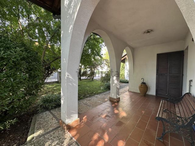 Villetta indipendente in vendita di 314 m² in Via Alcide De Gasperi