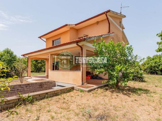 Villetta indipendente in vendita di 314 m² in Via E. de Nicola