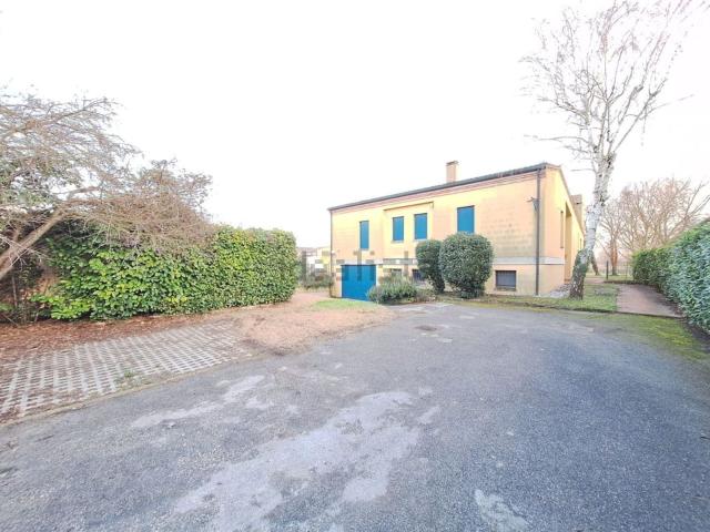 Villetta indipendente in vendita di 314 m² in Via San Pio X