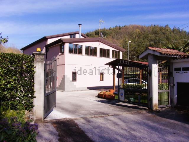 Villetta indipendente in vendita di 314 m² in Via Parco Rossellino, 42