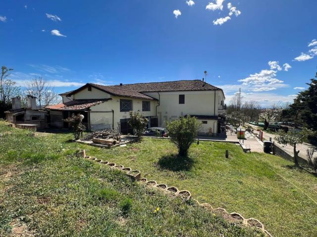 Villetta indipendente in vendita di 314 m² in Frazione Castiglione, 121