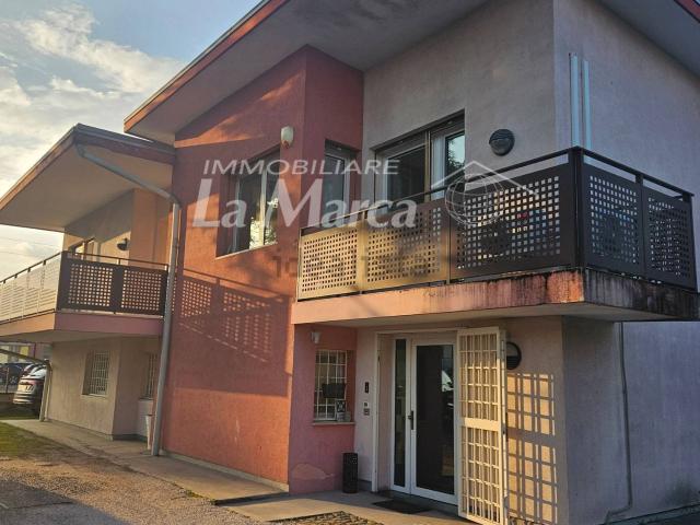 Villetta indipendente in vendita di 315 m² in Via Callalta, 33