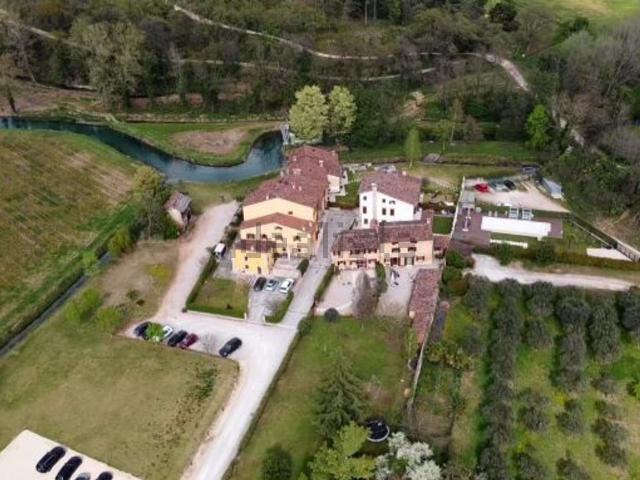 Villetta indipendente in vendita di 315 m² in Via Cengia, 2