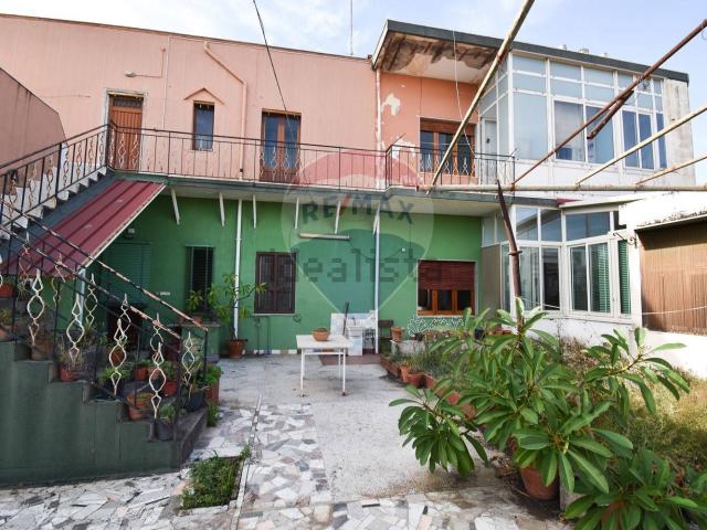 Villetta indipendente in vendita di 315 m² in Via Giardinello, 1