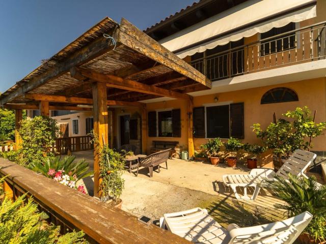 Villetta indipendente in vendita di 315 m² in Strada Serre, 11