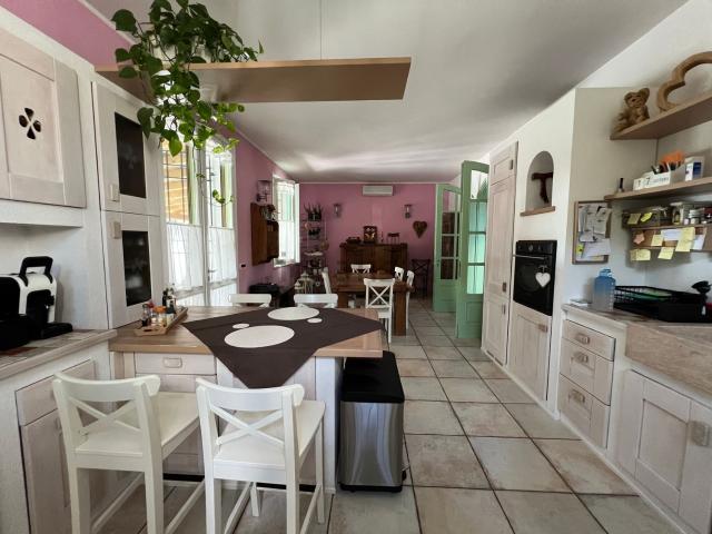 Villetta indipendente in vendita di 315 m² in Strada statale
