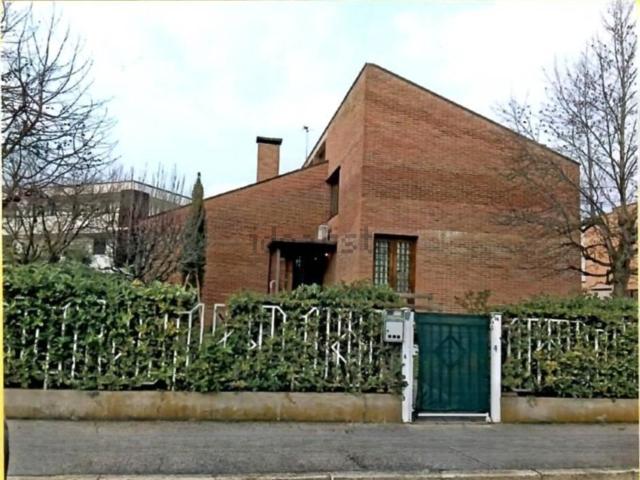 Villetta indipendente in vendita di 317 m² in Via Treviso, 12