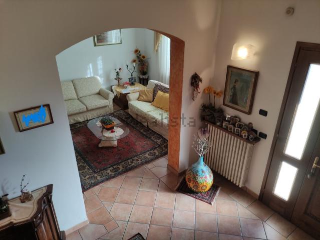 Villetta indipendente in vendita di 318 m² in Piazza Giuseppe Giusti, 55