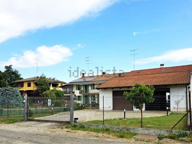 Villetta indipendente in vendita di 318 m² in Strada statale 494 Vigevanese, 64