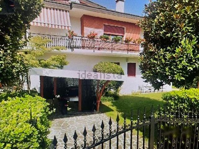 Villetta indipendente in vendita di 320 m²