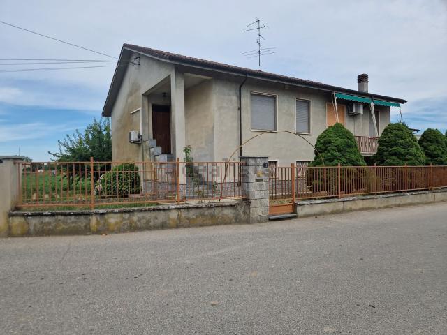 Villetta indipendente in vendita di 320 m² in Via Colombero, 184