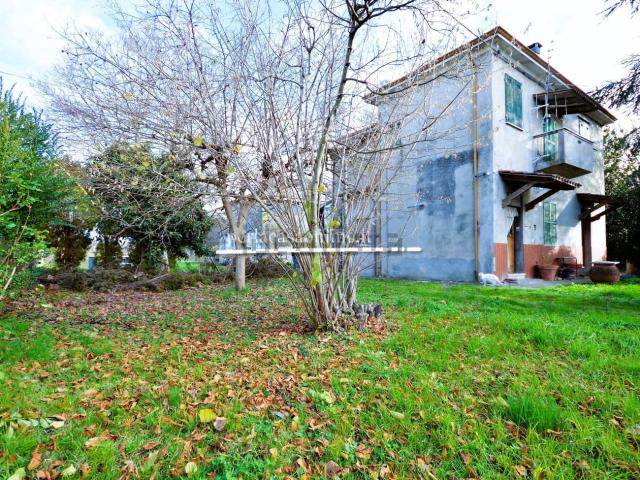 Villetta indipendente in vendita di 320 m² in Via Candiano
