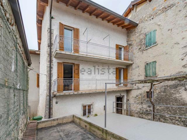 Villetta indipendente in vendita di 320 m² in Via Castello