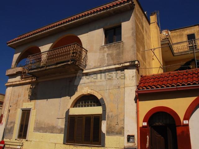 Villetta indipendente in vendita di 320 m² in Via Armando Diaz, 1