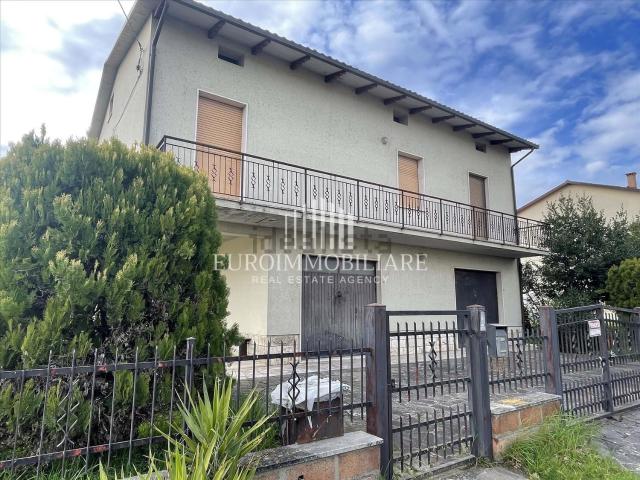 Villetta indipendente in vendita di 320 m² in Via Bruno Buozzi, 106