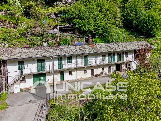 Villetta indipendente in vendita di 320 m² in Via Garossini, 11