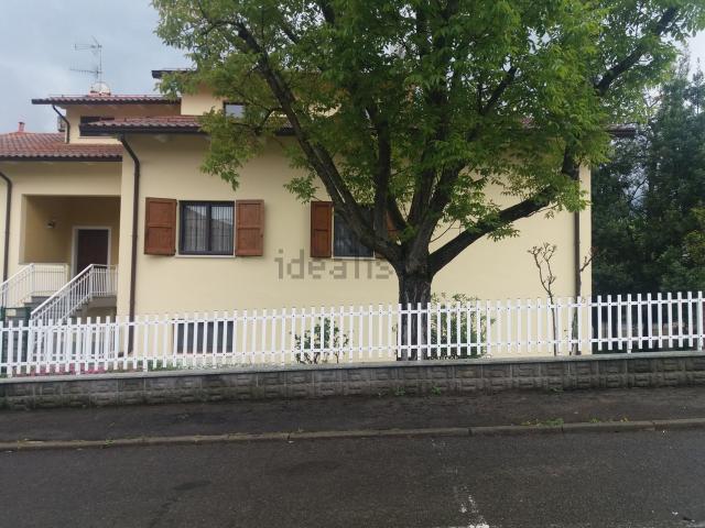 Villetta indipendente in vendita di 320 m² in Via Giuseppe Verdi