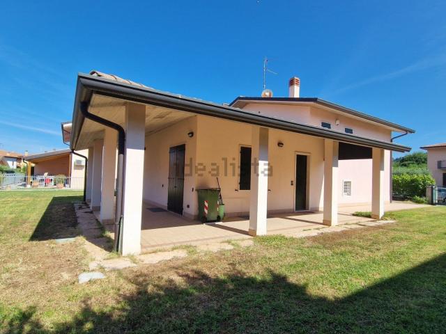 Villetta indipendente in vendita di 320 m² in Via Don Bosco