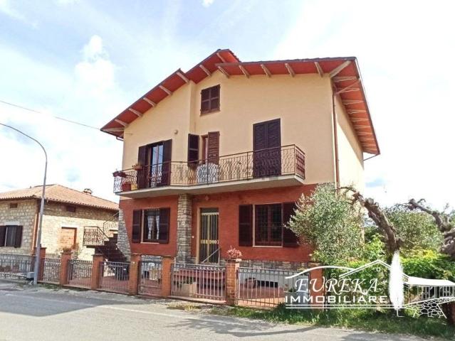 Villetta indipendente in vendita di 320 m² in Via della Collina