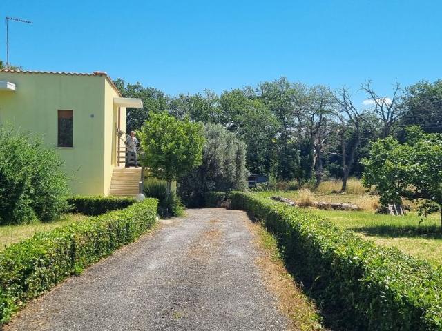 Villetta indipendente in vendita di 320 m² in Via Enrico Gismondi, 88