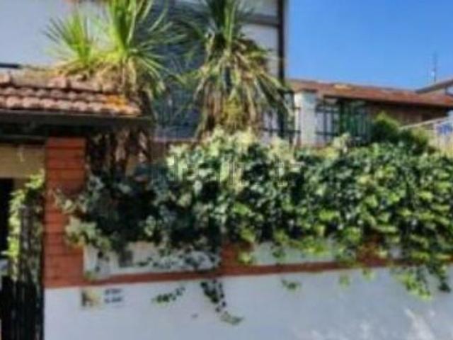 Villetta indipendente in vendita di 320 m² in Via Ferdinando Magellano