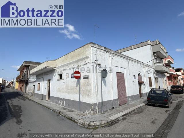 Villetta indipendente in vendita di 320 m² in Via O. Flacco, 11