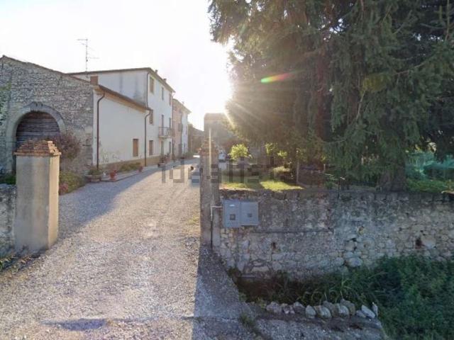 Villetta indipendente in vendita di 320 m² in Via Osteria