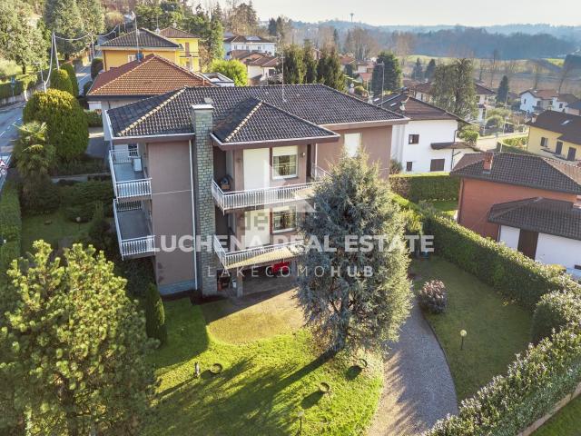 Villetta indipendente in vendita di 320 m² in Via Monte Rosa, 21