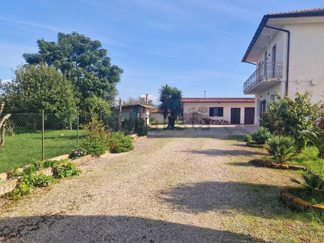 Villetta indipendente in vendita di 320 m² in Via Migliara 48 1/2 Dx