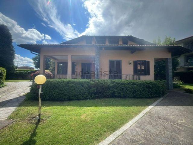 Villetta indipendente in vendita di 320 m² in Via Solferino, 525