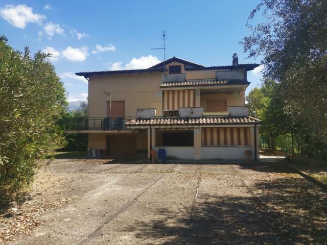Villetta indipendente in vendita di 320 m² in Via San Vito, 21