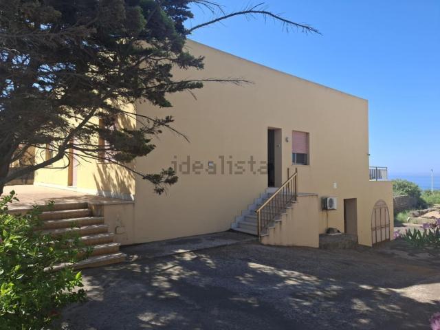 Villetta indipendente in vendita di 320 m² in Via Scauri, 2